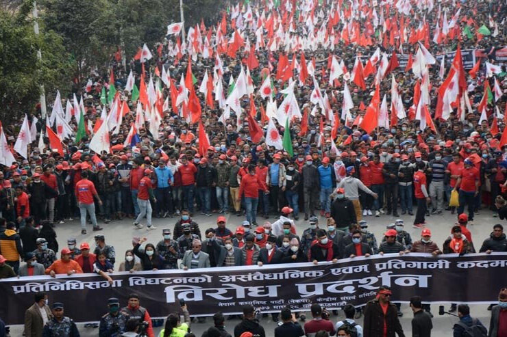 prachanda_madhav_protest